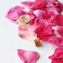 Les vertus apaisantes de l’eau de rose pour une peau en bonne santé